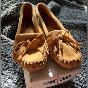 Minnetonka Kilty Taupe Moc Shoes